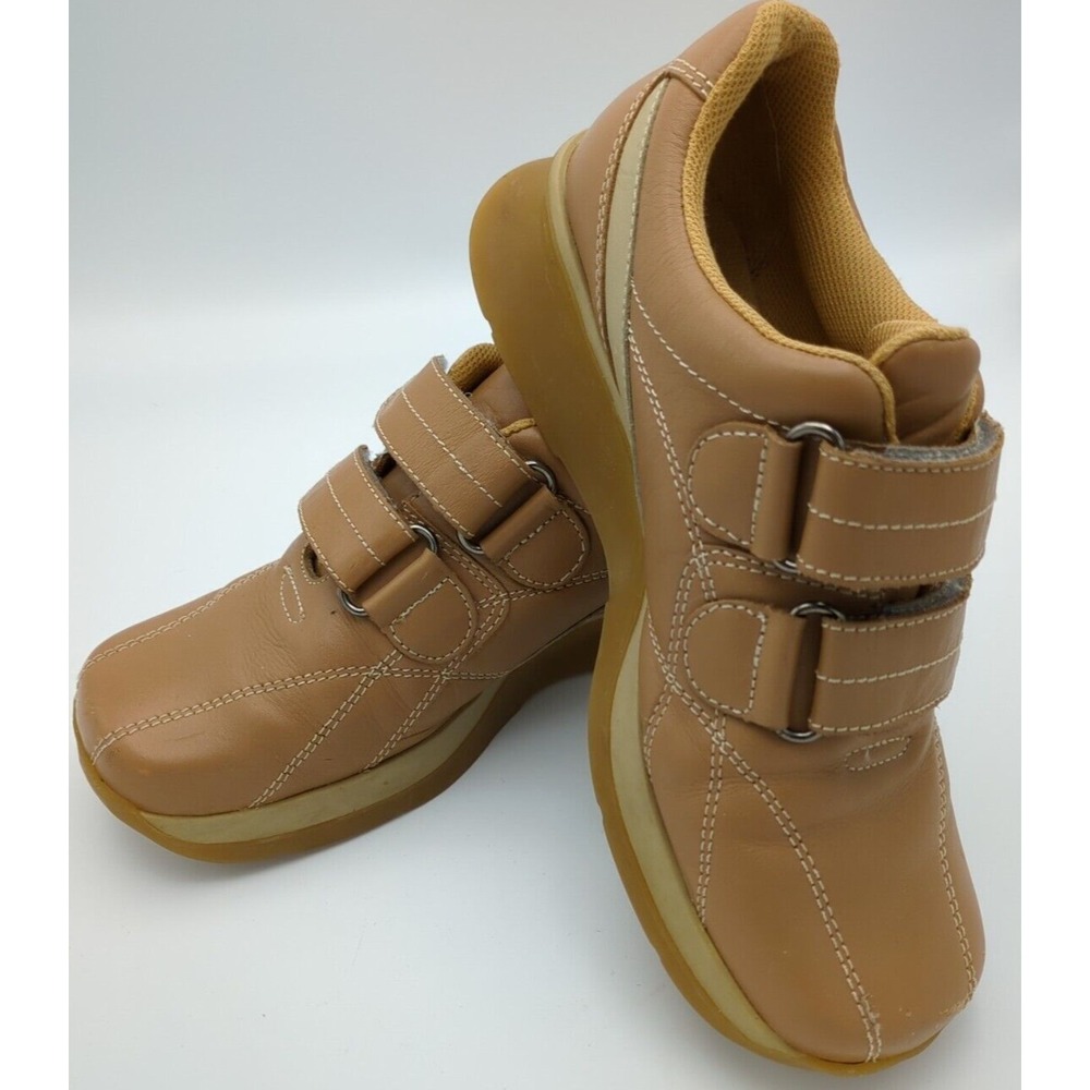 Wanted Brand Honor Lightweight Comfort Gel OutsoleWomens 7‎ Sneakers Hook & Loop